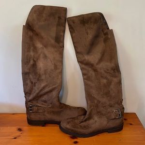 Size 11 FALL suede feel boots BASS NWOT
